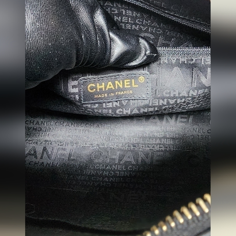 Chanel Black Chocolate Bar LeatherShoulder - Picture 13 of 14